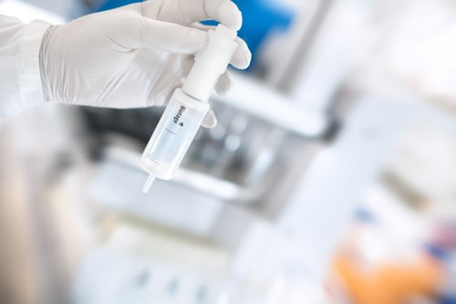 biotage-initiator-alstra-peptide-synthesis-30ml-reactor-vial-closeup-356290