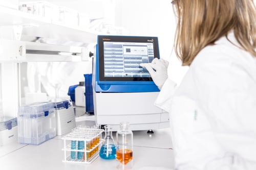 biotage-initiator-plus-microwave-synthesizer-with-scentist