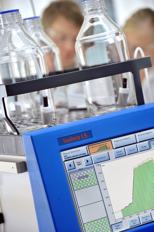 biotage-isolera-ls-closeup-software-bottles