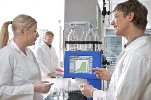 biotage-isolera-ls-scientists-happy