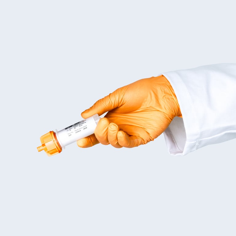 biotage-sfar-hand-scientist