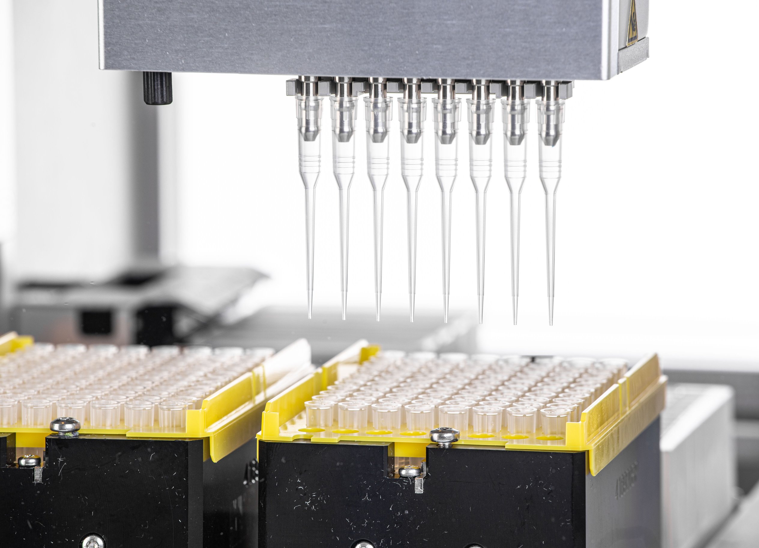 Biotage® Extrahera™ LV200